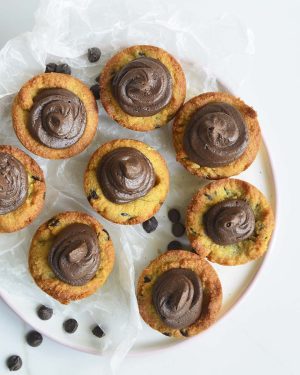 chocolate chip cookie cups with chocolate buttercream featured image