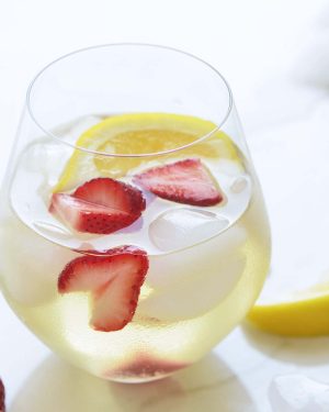 iced strawberry lemon tea featured image