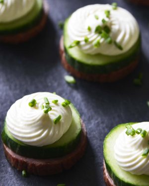 keto summer sausage cucumber bites featured image