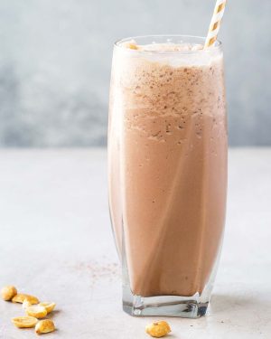 low carb chocolate peanut butter smoothie featured image