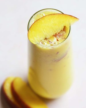 low carb peach bellini mocktail featured image