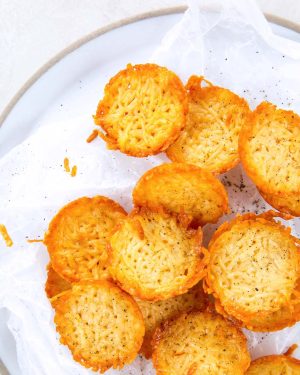 parmesan cheese crisps featured image