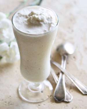 vanilla bean keto milkshake featured image